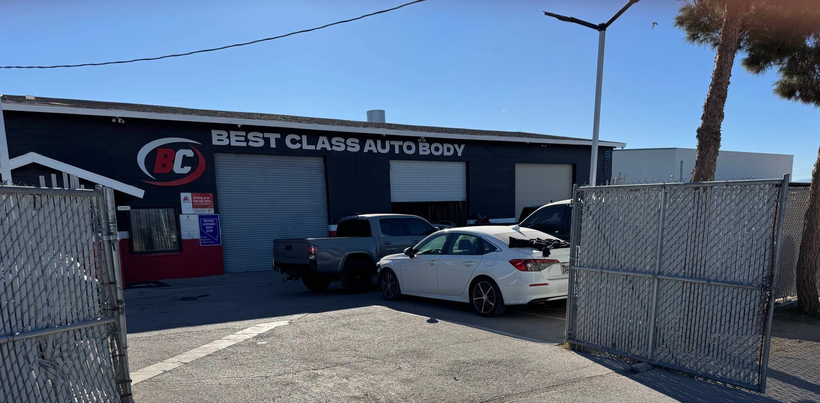 Estimate consultation area inside Best Class Auto Body Las Vegas NV shop
