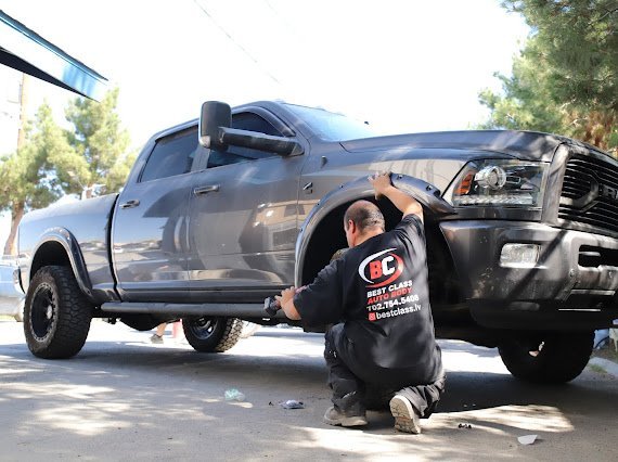 Vehicle service and repair assessment at Best Class Auto Body Las Vegas